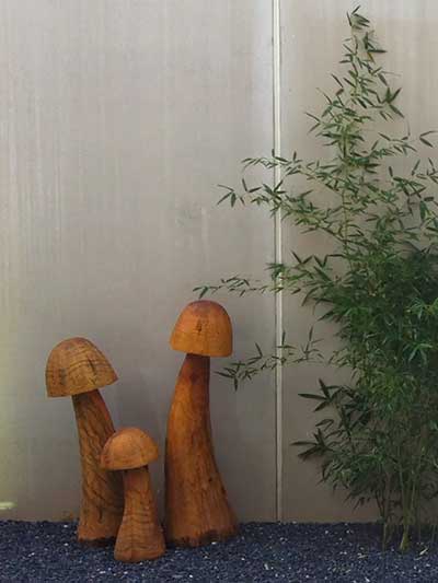 setas de madera para jardín zen